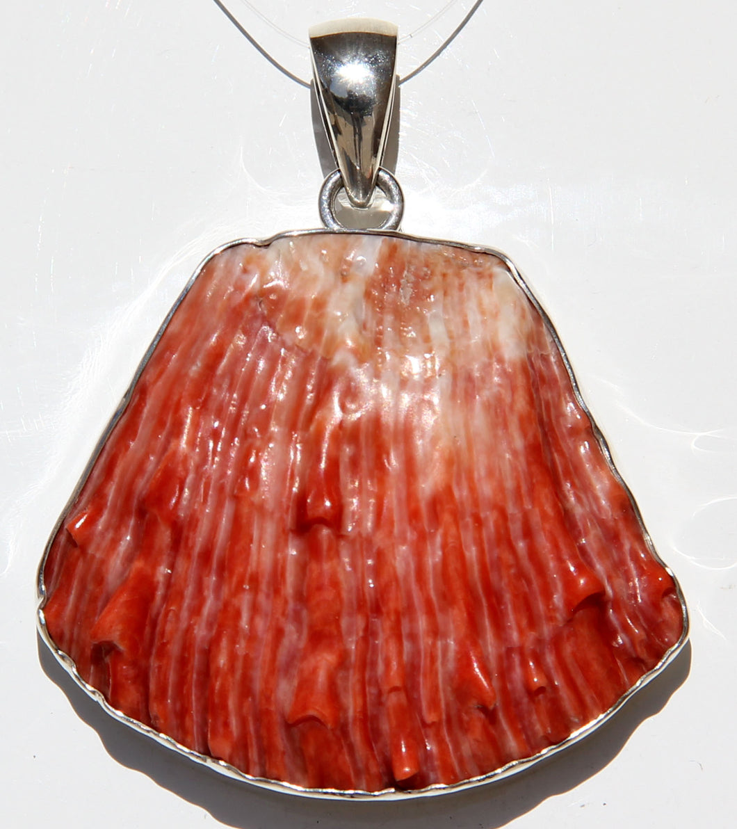 Spiny Oyster Shell pendant.
